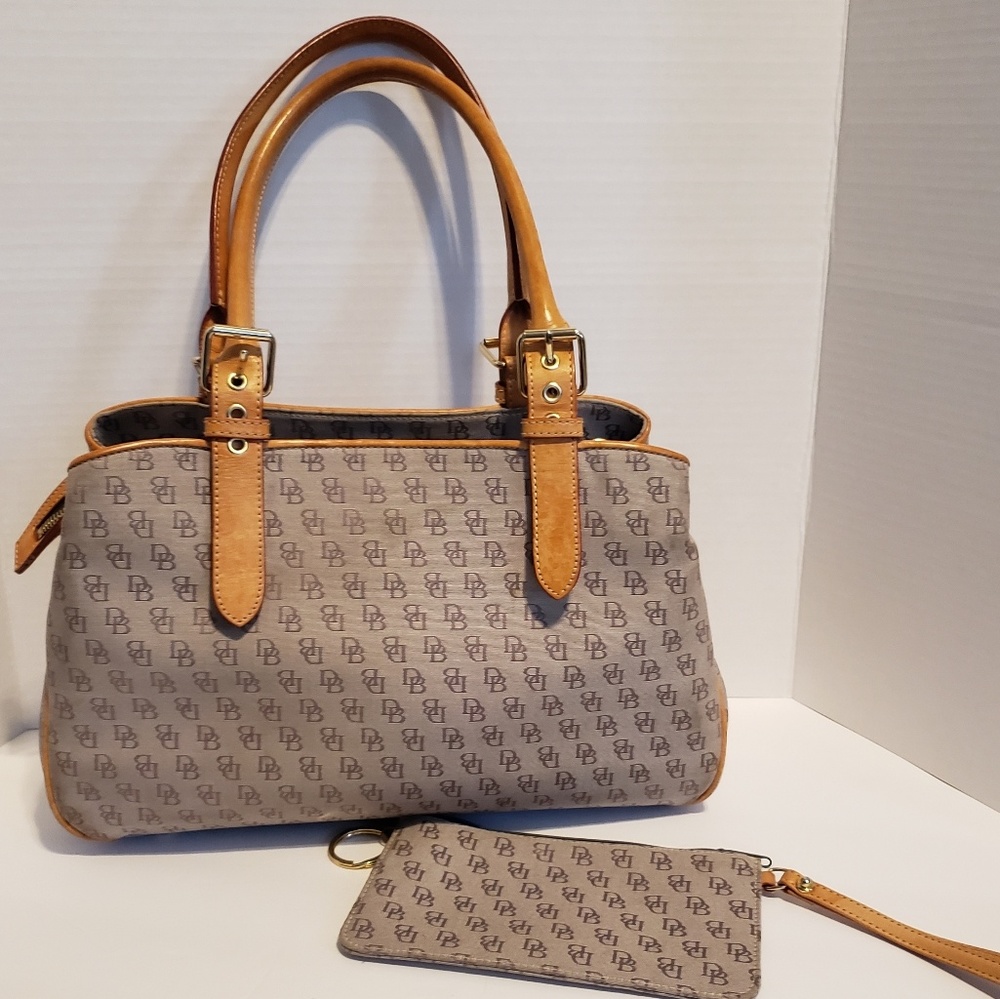 EUC Dooney & Bourke Satchel and Wallet